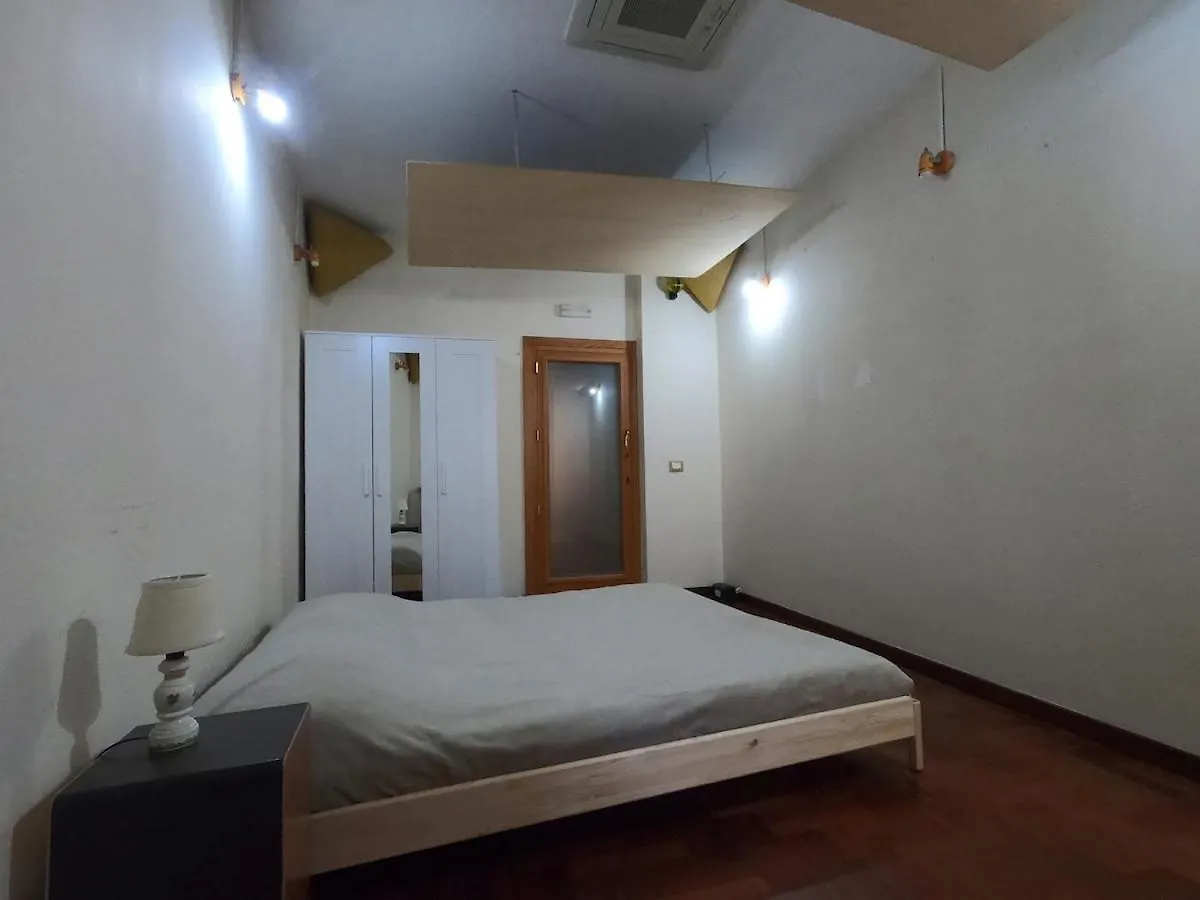Comodo E Silenzioso Bilocale In Centro Citta Naples Italy