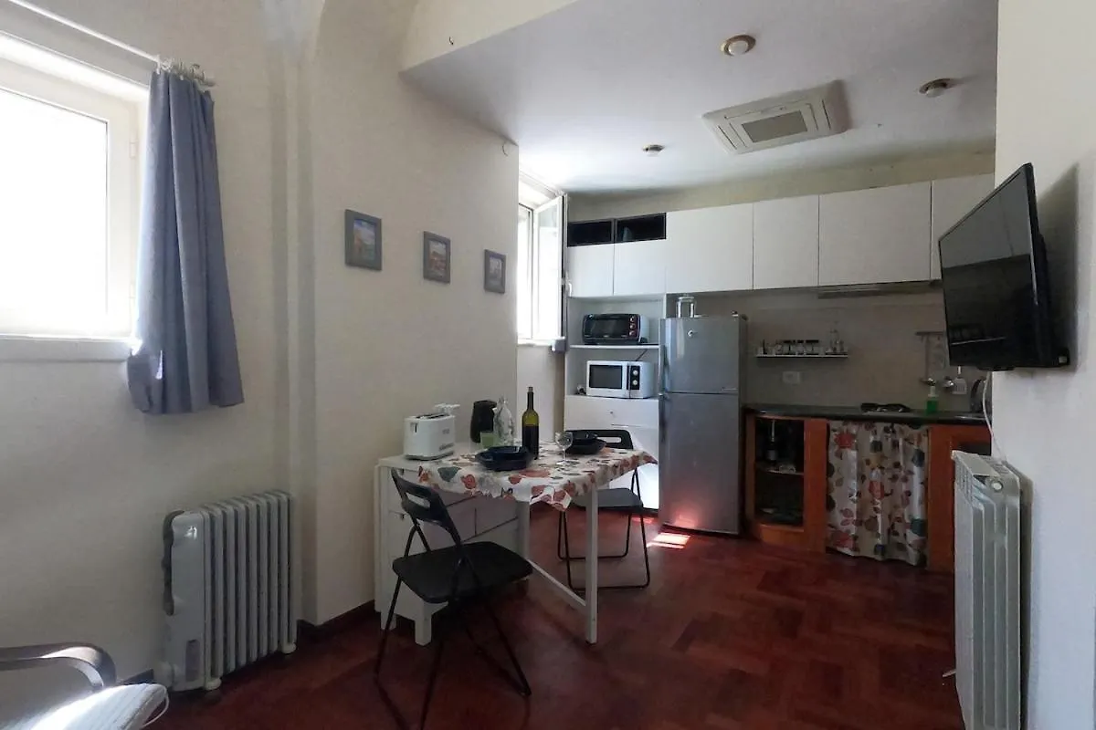 Guest house Comodo E Silenzioso Bilocale In Centro Citta Naples